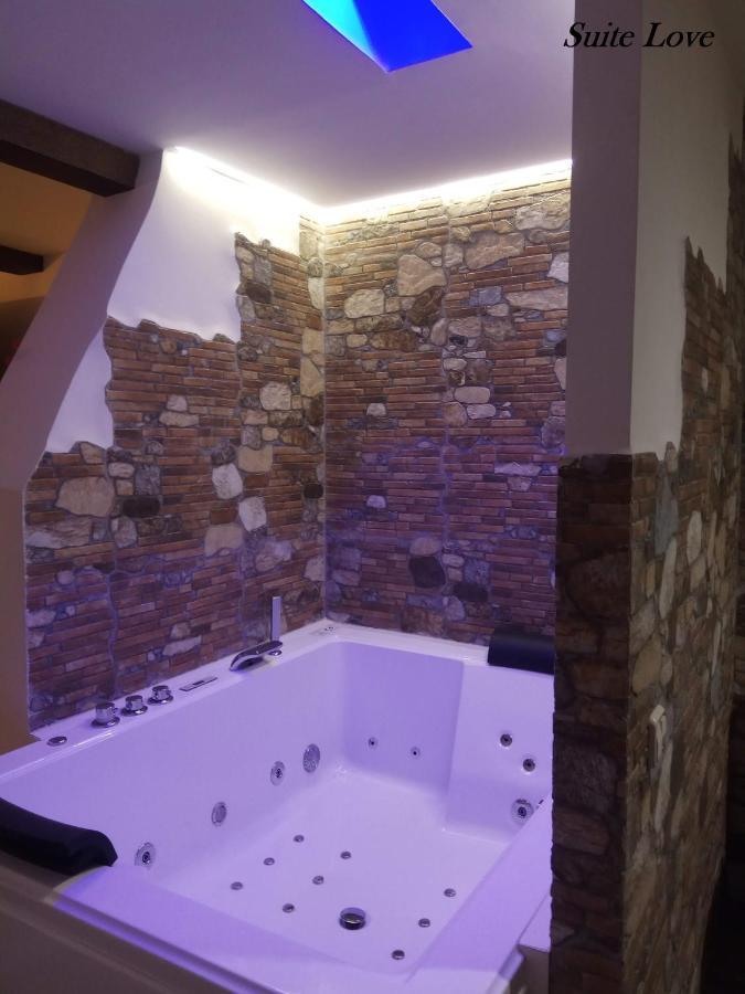 Suite Love Jacuzzi Uceda Εξωτερικό φωτογραφία