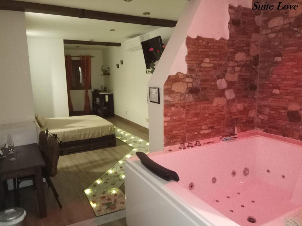Suite Love Jacuzzi Uceda Εξωτερικό φωτογραφία
